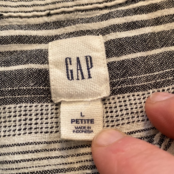 Gap Weekend Tunic Shirt. Classic black and white. Size Petite Large - Picture 3 of 5